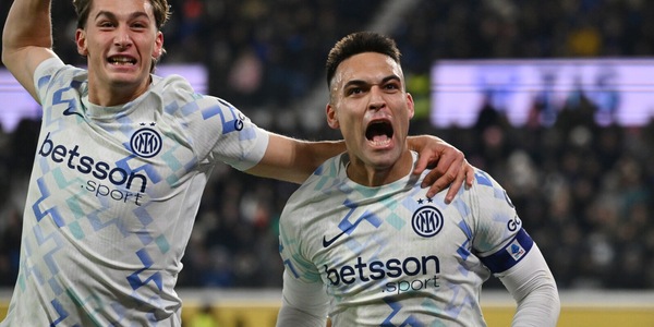 Atalanta, regalo di Natale all'Inter: sbaglia Djimsiti, Lautaro riporta Chivu in testa