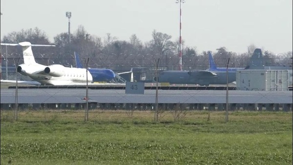 Tragedia Crans-Montana, il rientro in Italia delle salme all'aeroporto di Linate