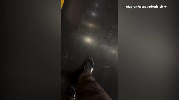 Del Piero in visita alla sua mostra