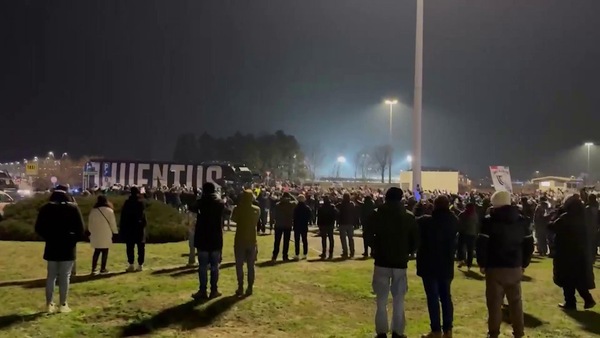 Juventus-Benfica, il pullman bianconero allo Stadium