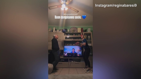 Regina Baresi, palleggi di testa per festeggiare il compleanno di papà Beppe