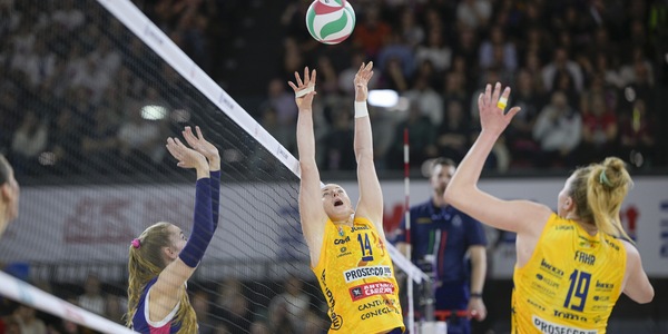 Conegliano va a vincere contro Scandicci, Novara doma Milano