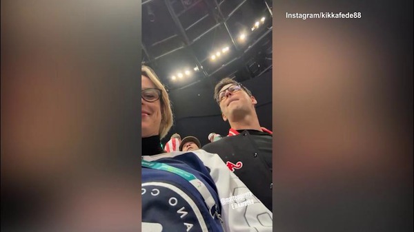 Karaoke olimpico per Federica Pellegrini e Matteo Giunta