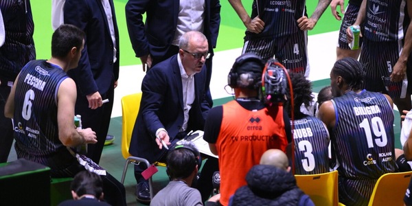 Vento in Coppa, Tortona da tris con Cremona