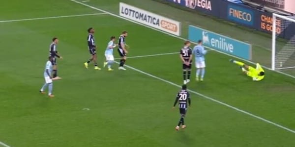 "A seguito di revisione..." VAR e Mariani in combutta, tolto un gol regolare a Conceicao