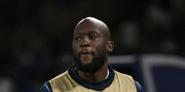 Lukaku fa scoppiare il caso, Napoli arrabbiato: è rimasto in Belgio senza permesso