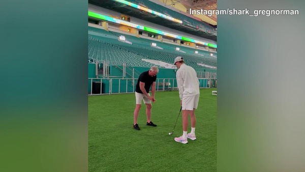 Miami Open, Sinner gioca a golf: lezione con...Greg Norman