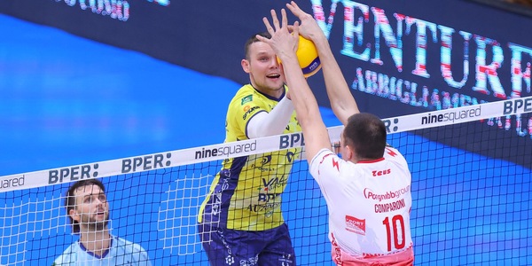 Play Off: Piacenza sbanca il Pala Panini e va in semifinale