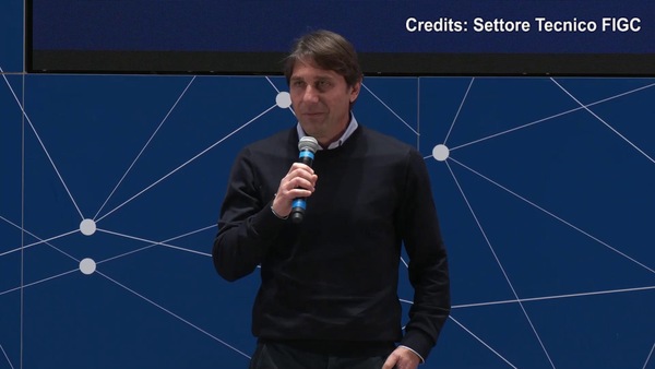 Napoli-Como, comportamento ingiurioso nei riguardi dell’arbitro: ammenda di 6.000 euro per Antonio Conte
