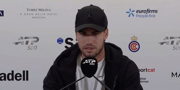 “Dolori che tornano, parlerò col team”: Alcaraz si scopre, il corpo presenta il conto