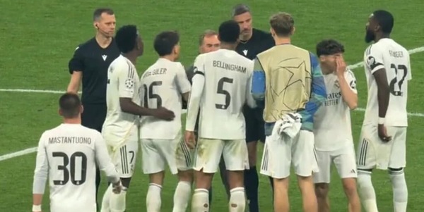 Il Real è una furia, espulsioni e insulti agli arbitri: "Pessimi, siete un disgrazia"