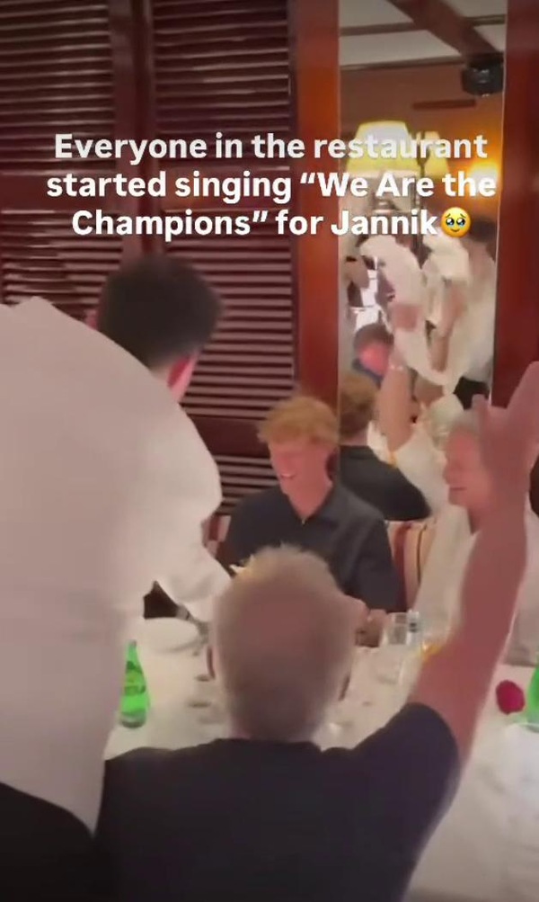 Sinner festeggia la vittoria di Montecarlo sulle note di "We are the champions"