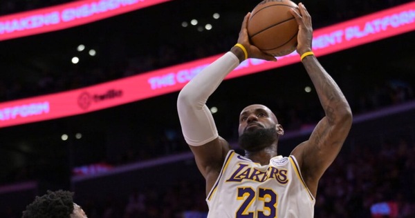 Playoff NBA al via: brillano Lakers e Nuggets, LeBron-Jokic show! Cavs e Knicks battono Raptors e Hawks