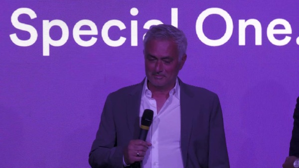 Mourinho e la gag del ristorante: "Se mi fanno passare prima..."