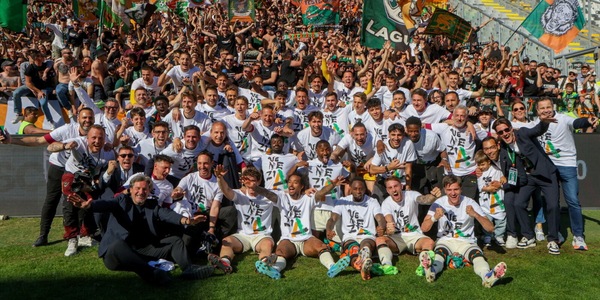 Delirio Venezia, è Serie A! La festa sul campo e in città è tutto pronto
