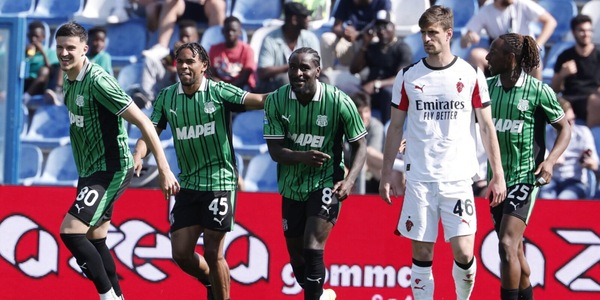Grosso imbriglia Allegri e il Milan in 10 uomini crolla: la vittoria del Sassuolo per immagini