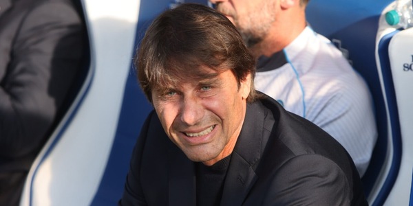 Conte, è la prima volta in carriera: De Laurentiis pronto a rivoluzionare il Napoli