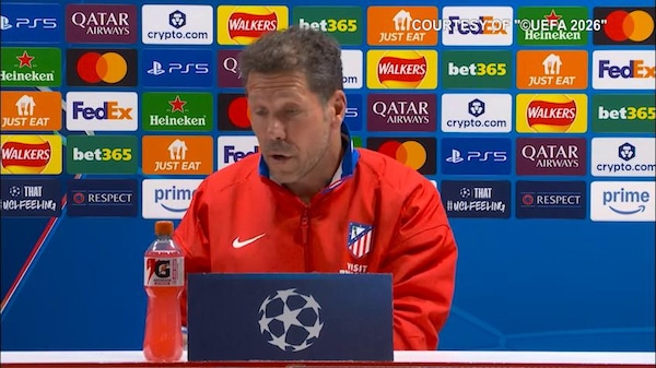 Simeone show: "L'hotel costava meno"