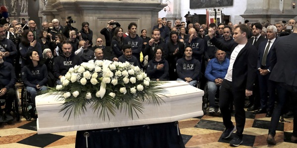 "Zanardi, il senso della vita": ai funerali di Alex anche i suoi "figli" paralimpici