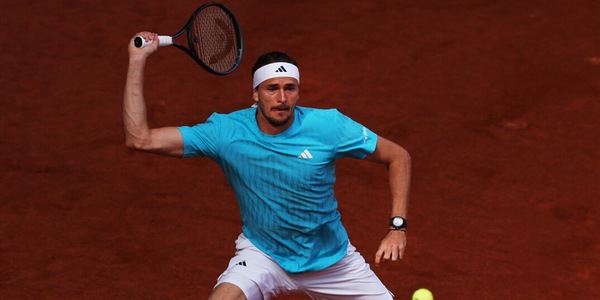 Zverev vince il derby e comincia bene i suoi Internazionali, crolla Djokovic: subito fuori a Roma
