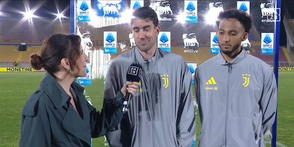 Vlahovic da record: "Spiegatemi il gol annullato". E Kalulu sorride: "Fuorigioco di orecchie"