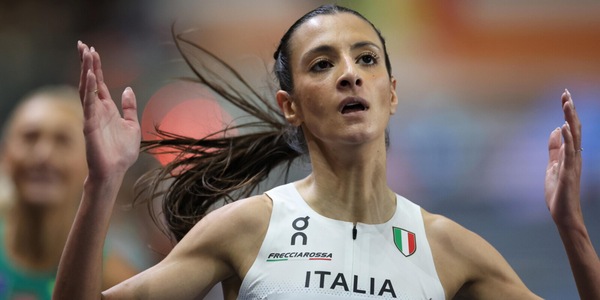 Nadia balla da sola. Salta il primo record