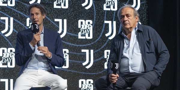 Il futuro Juve con Elkann, Platini e il ricordo di Agnelli: "È tutto d'oro?"