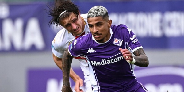 La Fiorentina si salva tra i fischi, contro il Genoa basta un pareggio: ora la Juve