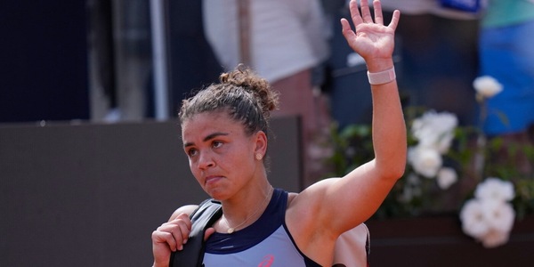 Paolini, Roma amara: dà forfait e rinuncia al doppio con la Errani: "Mi ritiro perché..."