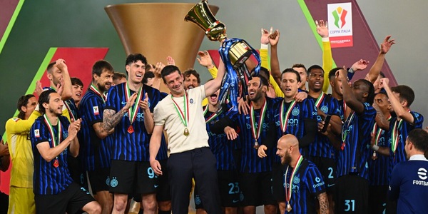 Chivu alla firma: rinnovo con aumento. Inter, ci sono ancora due obiettivi