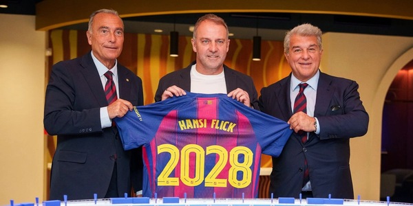 Flick rinnova, la nota ufficiale: "Ha dominato la Liga e riportato il Barcellona nell'élite europea"