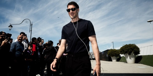 Vlahovic, dentro o fuori: la Juve decide il futuro, c’è la data dell’incontro