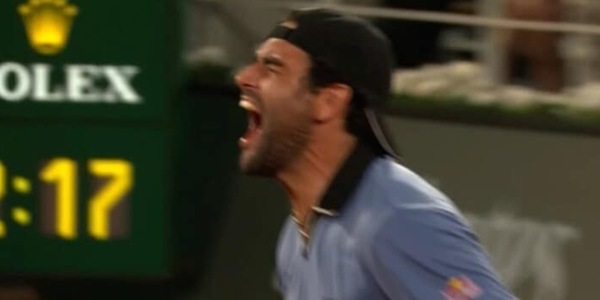 Berrettini show al Roland Garros: Rinderknech ko in tre set. Arnaldi batte Tsitsipas, Darderi out