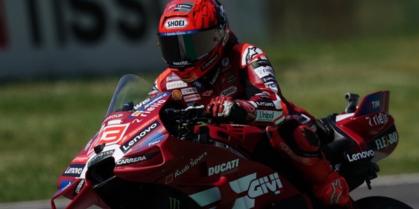 Marquez cade ma poi firma ancora la pole in Ungheria! Bezzecchi in seconda fila