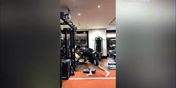Juve, Milik si allena in palestra