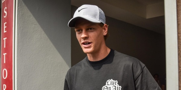 Sinner lascia il San Raffaele: terminati gli accertamenti dopo il malore al Roland Garros