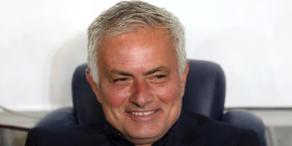 Il Benfica conferma: il Real pagherà 15 milioni per Mourinho. Lo Special One a Valdebebas: c’è la data