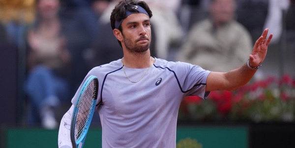 Musetti resta ai box: dopo Amburgo e Roland Garros salta anche il Queen's. Incognita Wimbledon