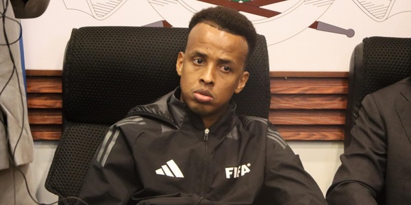 Mondiale, è già vergogna continua: l'arbitro somalo respinto, Uzbekistan e Senegal perquisiti