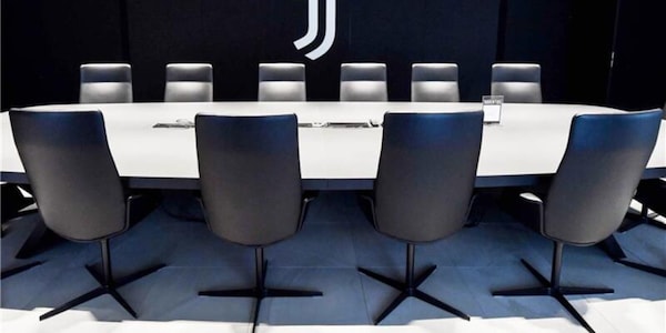 Juve, inizia l'era Carnevali dopo il CdA straordinario: Comolli via. I piani per il futuro