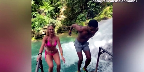 Alisha Lehmann, vacanze super con il fidanzato