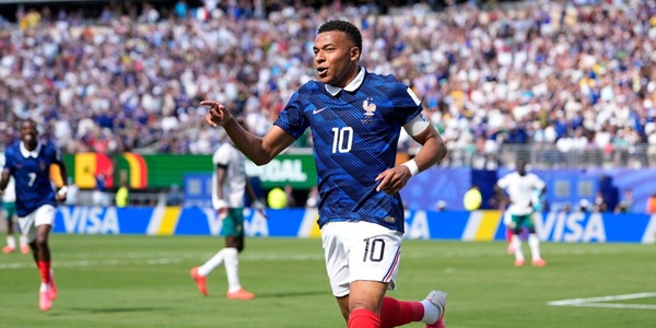 Mbappé eurogol e doppietta, la Francia non sbaglia l'esordio Mondiale. Il Senegal dura solo un tempo