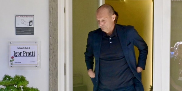 Allegri, l'ultimo saluto a Igor Protti: l'ex Juve a Cecina per dire addio allo Zar