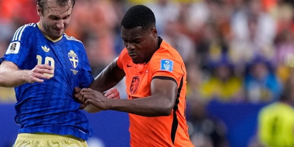 Dumfries stella dell'Olanda, il Mondiale senza Italia e l'addio Inter: "È dura, non è il momento"