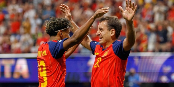 Super Spagna, prima vittoria al Mondiale: poker all’Arabia Saudita, Yamal e Oyarzabal brillano