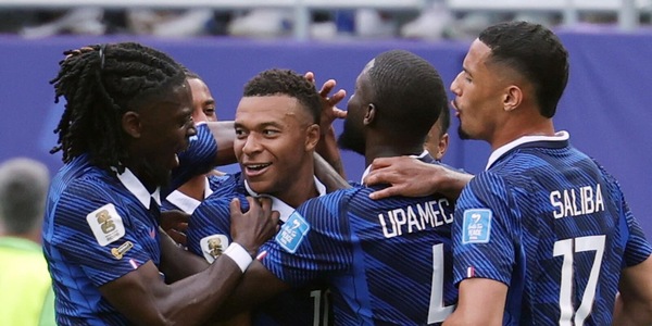 Mbappé risponde a Messi, si sblocca Dembélé: tris Francia all'Iraq, Deschamps ai sedicesimi