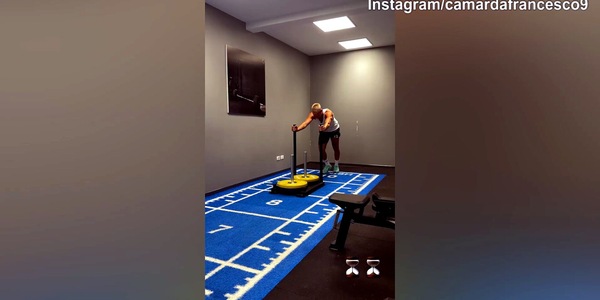 Camarda, l'allenamento in palestra è di quelli tosti