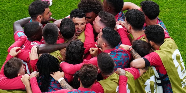 Portogallo show, che manita all’Uzbekistan di Cannavaro: Ronaldo spaziale, è nella storia dei Mondiali!