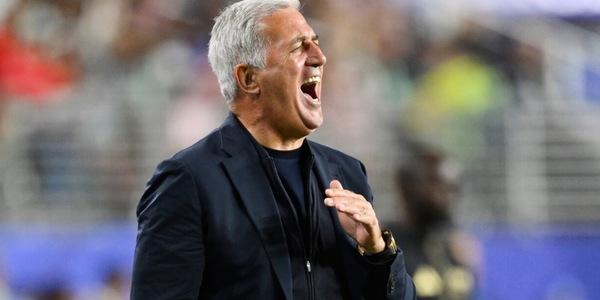 Nemici mai, Petkovic e l’abbraccio a Xhaka...
