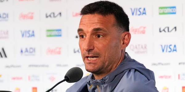 Scaloni: "Tutti abbiamo bisogno che l'Italia torni ai Mondiali. La strada giusta è..."